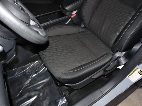 Used 2021 Nissan Kicks SV image 32