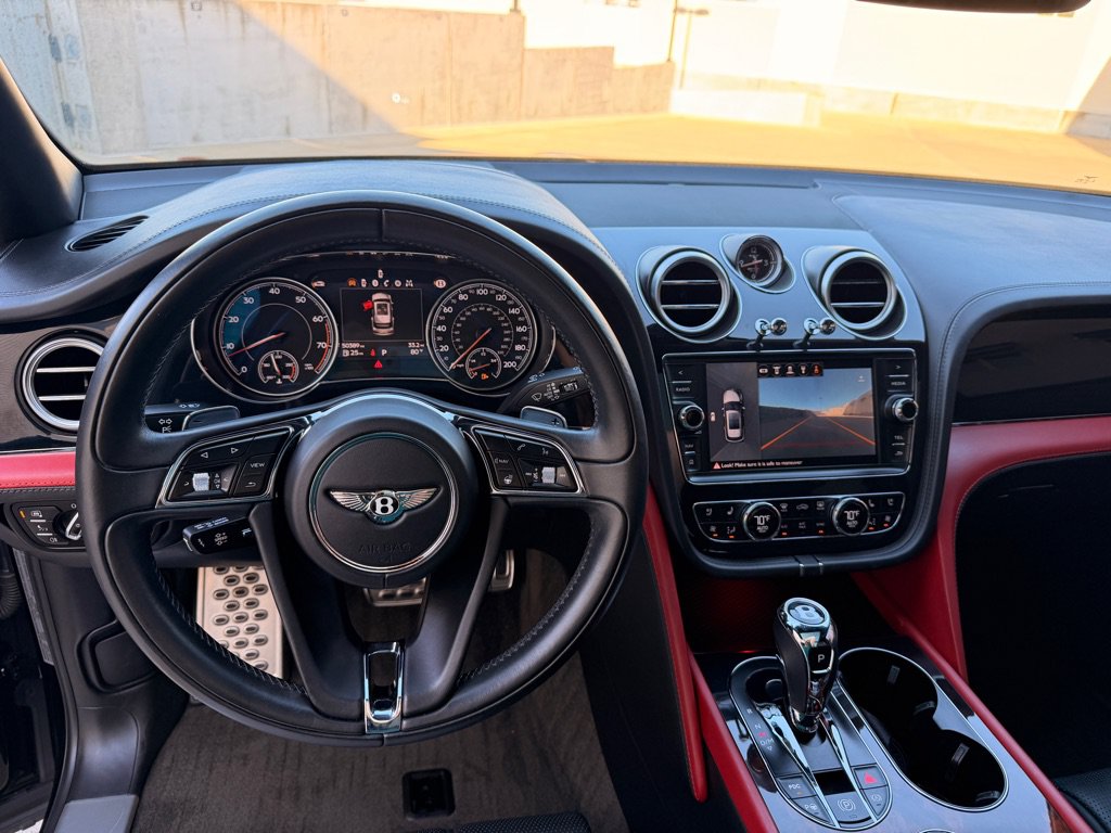 Used 2018 Bentley Bentayga AWD/4WD image 11