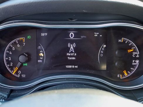 Used 2017 Jeep Grand Cherokee Altitude AWD/4WD image 20