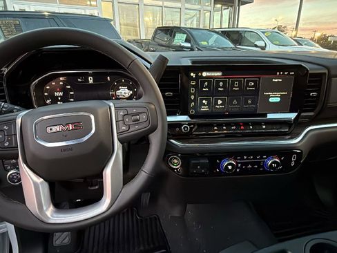 New 2026 GMC Sierra 1500 Elevation image 16