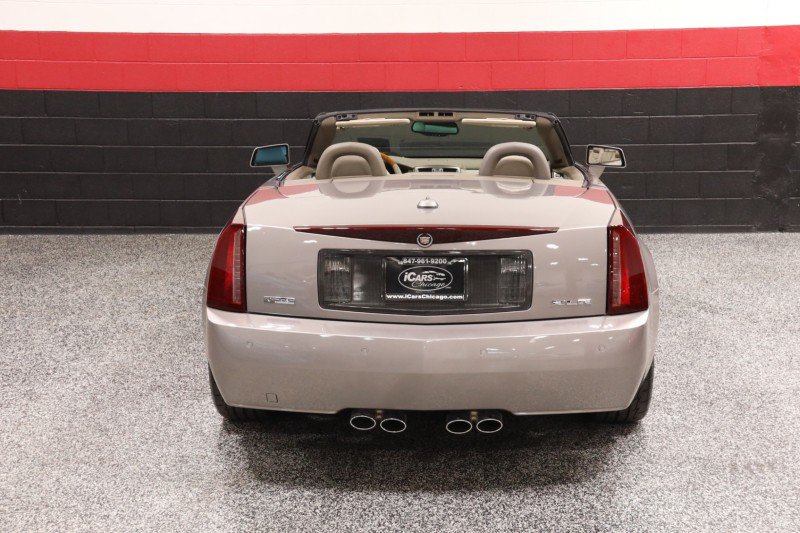 Used 2005 Cadillac XLR RWD image 30