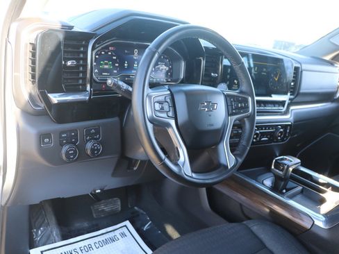 Used 2024 Chevrolet Silverado 1500 LT Trail Boss w/ Protection Package image 15