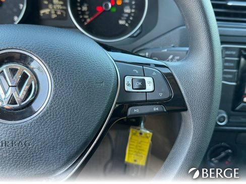 Used 2016 Volkswagen Jetta S image 30