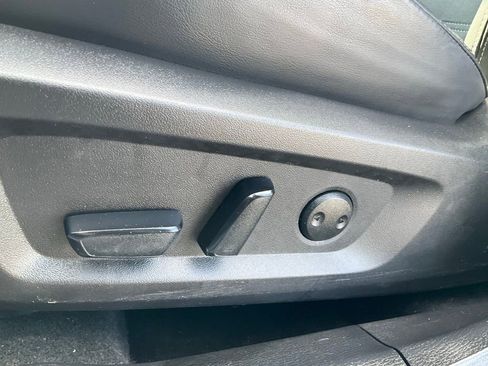 Used 2023 Mitsubishi Outlander SE Black Edition image 16