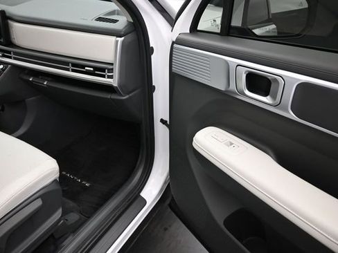 Used 2025 Hyundai Santa Fe SEL FWD image 27