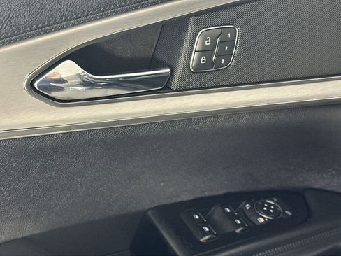 Used 2020 Lincoln Nautilus FWD w/ Equipment Group 101A image 13