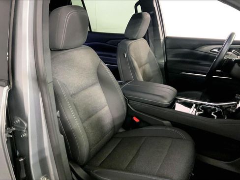 Used 2024 Chevrolet Traverse LT AWD/4WD image 8