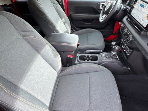 Used 2025 Jeep Wrangler Sahara w/ Safety Group image 13