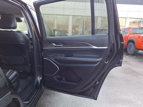 Used 2021 Jeep Grand Cherokee L Limited image 12