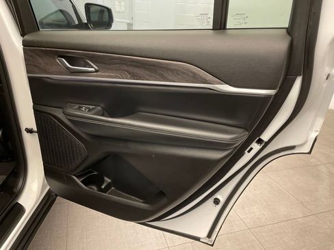 Certified 2024 Jeep Grand Cherokee L Limited RWD image 28