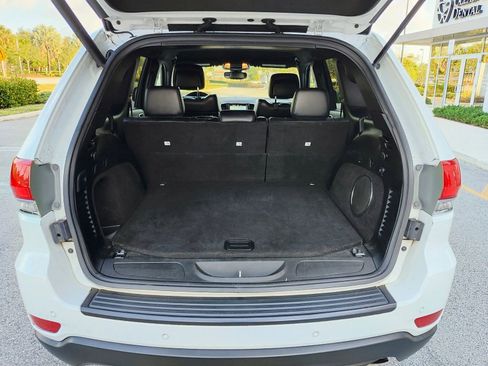 Used 2018 Jeep Grand Cherokee Laredo image 19