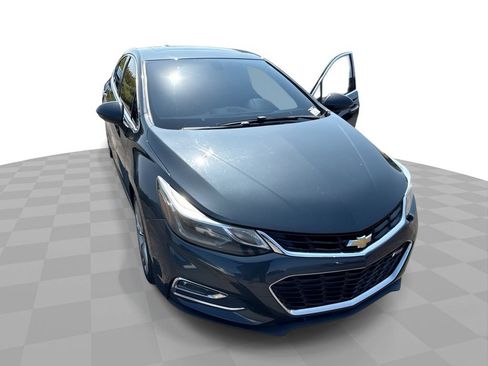 Used 2017 Chevrolet Cruze Premier FWD image 1