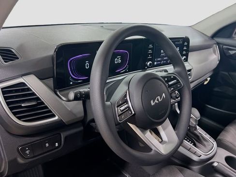 New 2026 Kia Seltos LX image 9