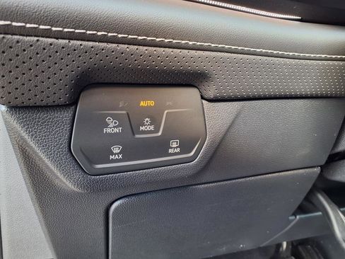 New 2026 Volkswagen Atlas Cross Sport SEL R-Line image 15