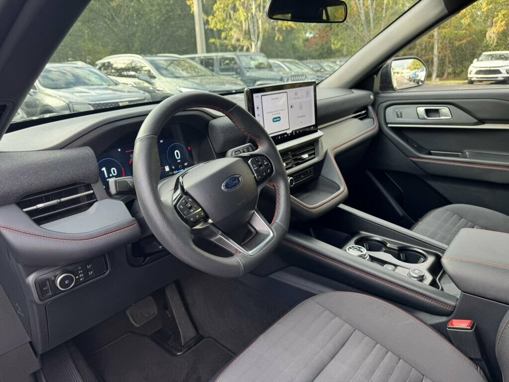 Used 2026 Ford Explorer ST-Line AWD/4WD image 3