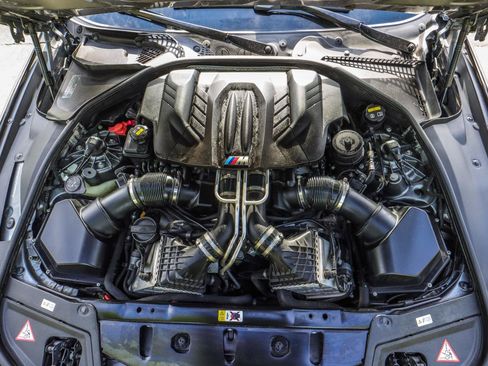 Used 2015 BMW M5 RWD image 21