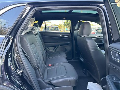 Used 2025 Volkswagen Atlas Cross Sport SEL image 43