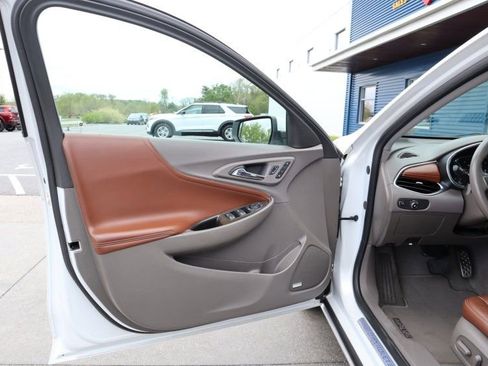 Used 2016 Chevrolet Malibu Premier w/ Driver Confidence Package II FWD image 14