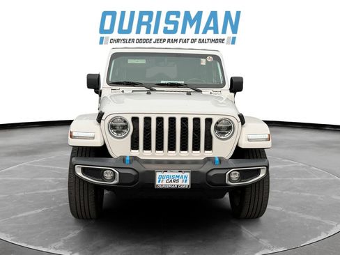 Used 2022 Jeep Wrangler Unlimited Sahara w/ Cold Weather Group AWD/4WD image 8