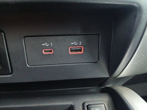 Used 2021 Nissan Titan SV w/ SV Convenience Package RWD image 6