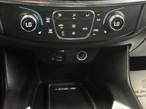 Used 2023 Chevrolet Traverse RS AWD/4WD image 38