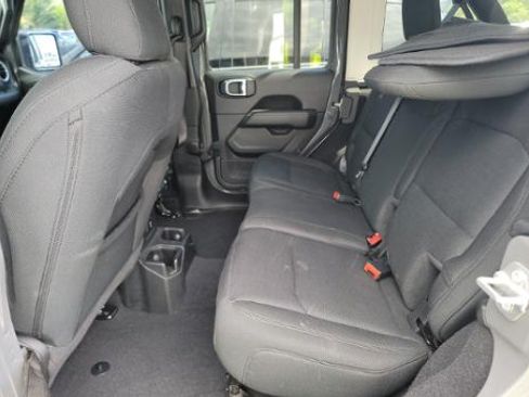 Used 2021 Jeep Wrangler Unlimited Sahara AWD/4WD image 6