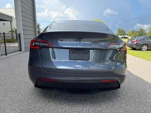 Used 2021 Tesla Model Y 2WD image 8