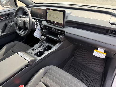 Used 2026 Toyota RAV4 SE w/ Convenience Package AWD/4WD image 17