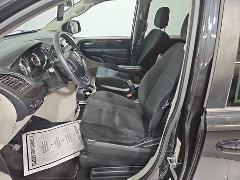 Used 2017 Dodge Grand Caravan SE w/ Power Window Group FWD image 10
