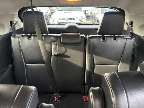 Used 2023 Toyota Highlander XLE image 15