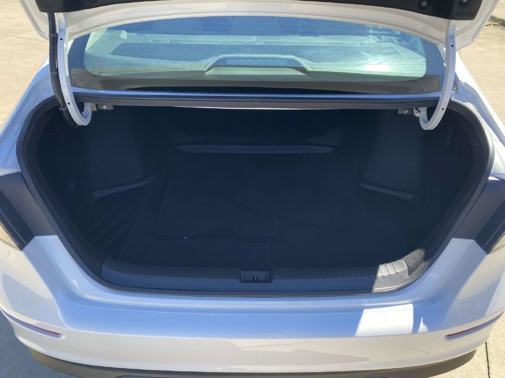 Used 2025 Honda Accord SE image 13