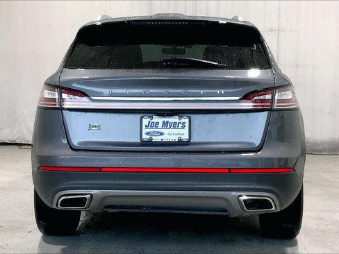 Used 2023 Lincoln Nautilus Reserve w/ Monochromatic Package AWD/4WD image 4