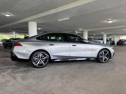 Used 2026 BMW 550e xDrive AWD/4WD image 12
