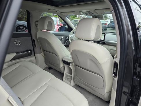 Used 2024 Genesis GV60 RWD image 16