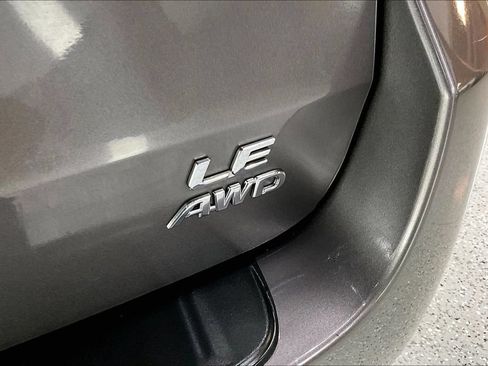 Used 2020 Toyota Sienna LE w/ LE Preferred Package AWD/4WD image 26