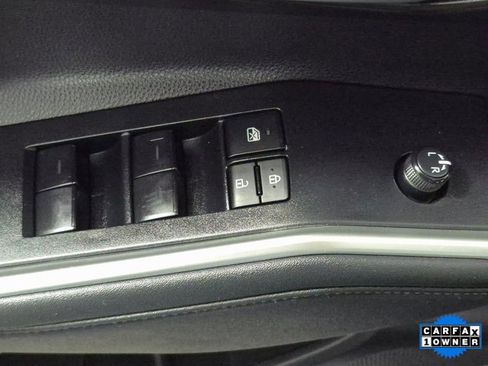 Used 2023 Toyota Highlander XLE image 18