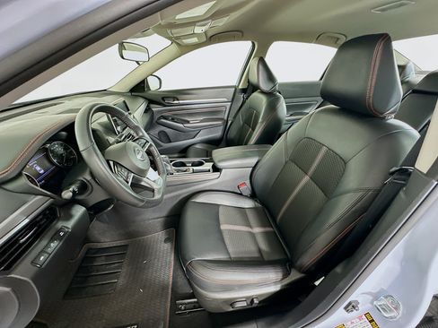 Used 2023 Nissan Altima 2.5 SR FWD image 13