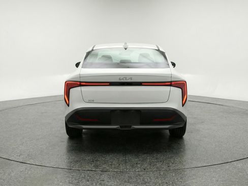 Used 2025 Kia K4 LXS image 7