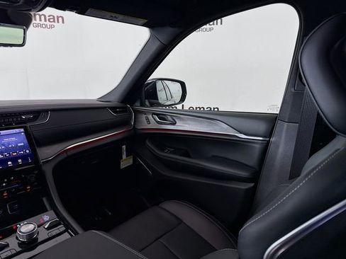 New 2025 Jeep Grand Cherokee L Overland image 24