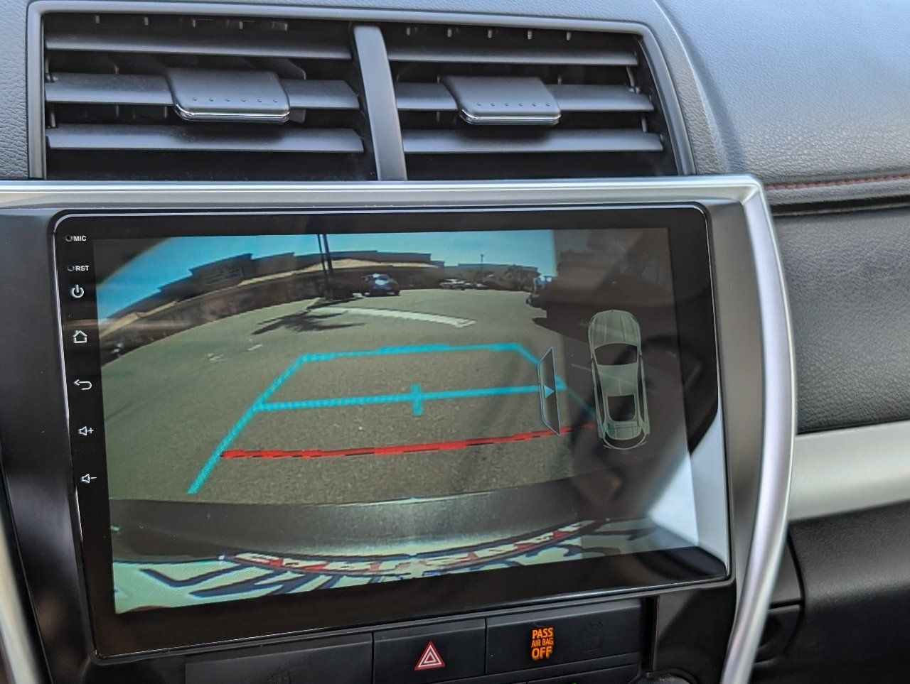 Used 2016 Toyota Camry SE w/ Moonroof Package FWD image 6