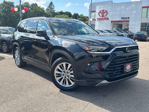 Used 2024 Toyota Grand Highlander AWD image 1
