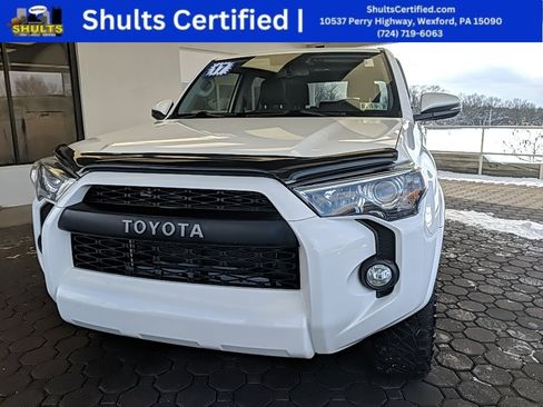Used 2017 Toyota 4Runner SR5 Premium image 1