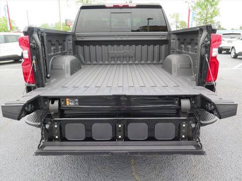 Used 2024 Chevrolet Silverado 1500 High Country w/ High Country Premium Package AWD/4WD image 17
