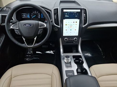 Certified 2022 Ford Edge SEL w/ Convenience Package image 11