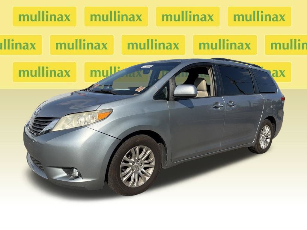 Used 2011 Toyota Sienna XLE w/ Premium Pkg FWD image 5