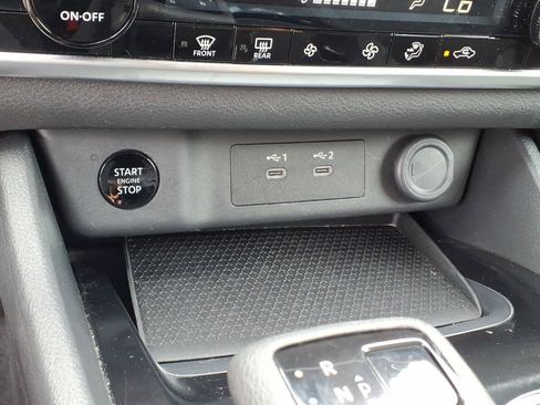 Used 2025 Nissan Rogue SV AWD/4WD image 23