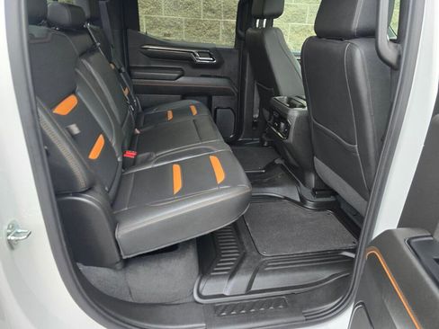 Used 2022 GMC Sierra 1500 AT4 w/ AT4 Premium Package image 19
