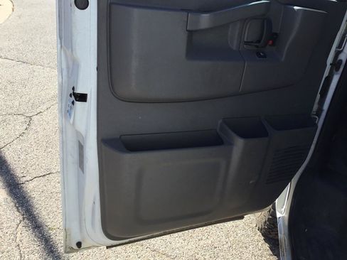 Used 2020 Chevrolet Express 2500 w/ Communications Package RWD image 12