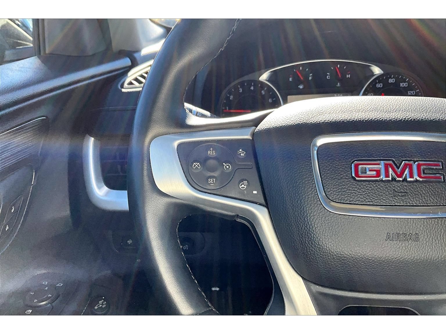 Used 2023 GMC Terrain SLT w/ Tech Package AWD/4WD image 11