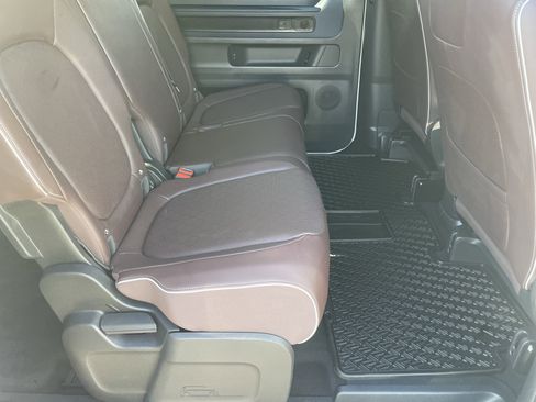 Certified 2025 Volkswagen ID. Buzz Pro S image 11